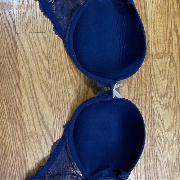 Victoria Secret push-up Bra - Picture 2 of 8